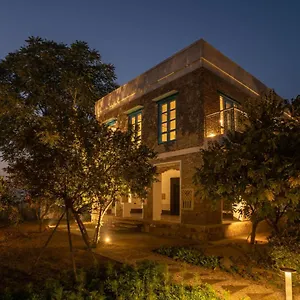 Lohonostays Library Sadhrana Bagh Villa