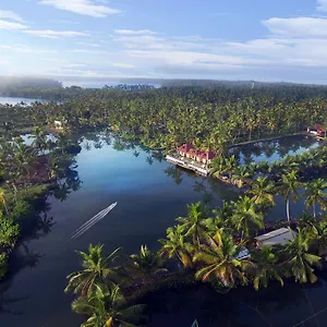 Resort Munroe Island